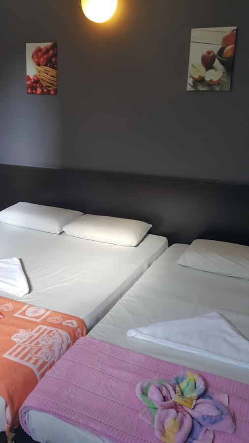 Mandarin Hotel Кучінг Екстер'єр фото